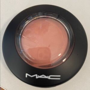 MAC Cosmetics Blush in Sweet Enough